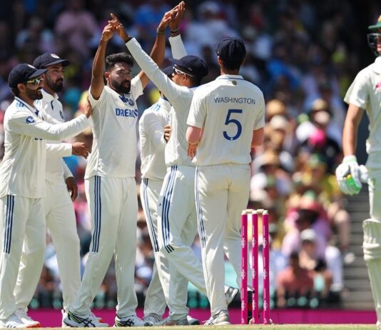 முதல் இன்னிங்ஸில் ஆஸ்திரேலியா 181 ரன்னுக்கு ஆல் அவுட்: இந்திய பவுலர்கள் அசத்தல்