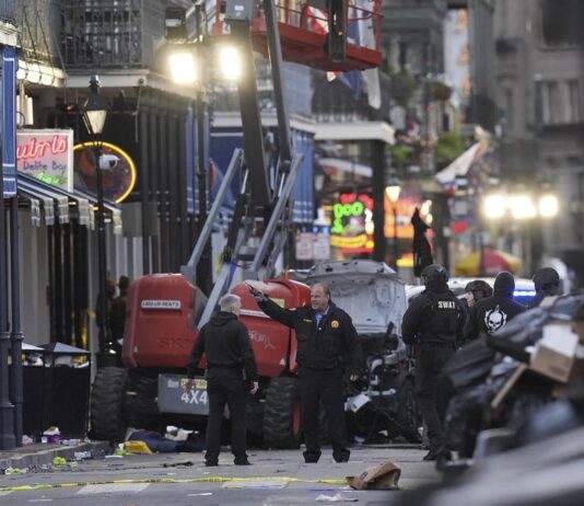 நியூ ஆர்லியன்ஸ் டிரக் தாக்குதலில் ஈடுபட்டவருக்கு ஐஎஸ்ஐஎஸ் தொடர்பு: விசாரணையில் தகவல்