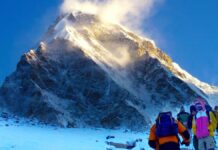 எவரெஸ்ட் சிகரத்தில் ஏற கட்டணம் 36% உயர்வு: நேபாள அரசு அறிவிப்பு