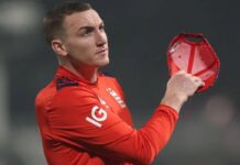 இங்கிலாந்து அணி வீரரின் வழக்கமான புலம்பல்: பனிமூட்டமே காரணமாம்!