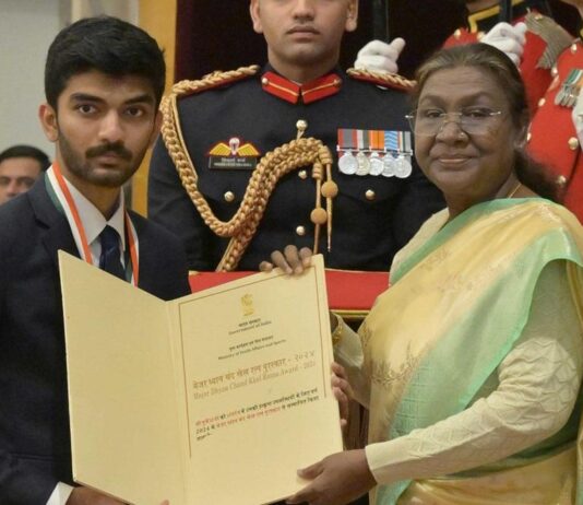 குகேஷ் உள்ளிட்ட 4 பேருக்கு கேல் ரத்னா விருதுகளை வழங்கினார் குடியரசுத் தலைவர்: 32 பேருக்கு அர்ஜூனா விருது