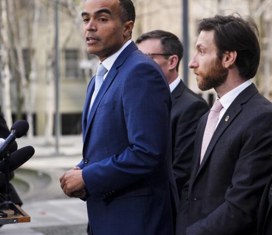 ட்ரம்ப்பின் ‘பிறப்புக் குடியுரிமை ரத்து’ உத்தரவுக்கு இடைக்கால தடை: யுஎஸ் நீதிமன்றம் அதிரடி