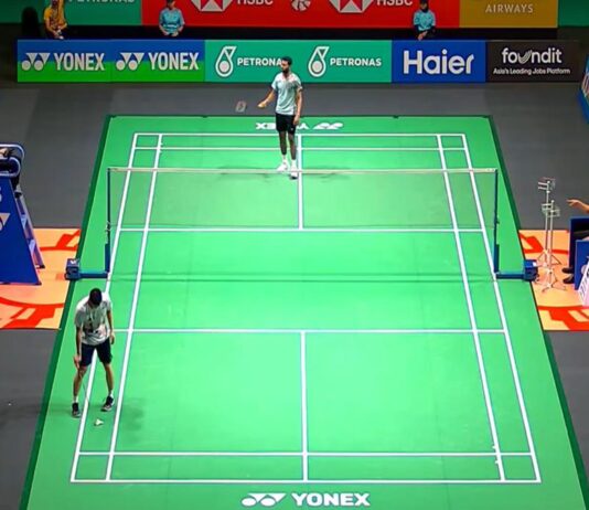 மலேசிய ஓபன் பாட்மிண்டனில் மழை நீர் ஒழுகியதால் பிரணாய் போட்டி நிறுத்தம்