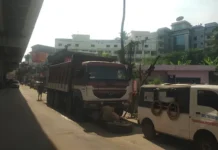 மார்த்தாண்டம்: கனரக லாரியின் டயர் வெடித்தது