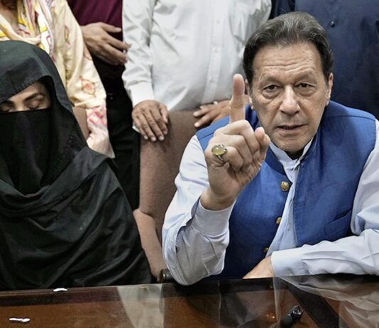 பாகிஸ்தான் முன்னாள் பிரதமர் இம்ரான் கானுக்கு 14 ஆண்டு சிறை தண்டனை ஏன்?