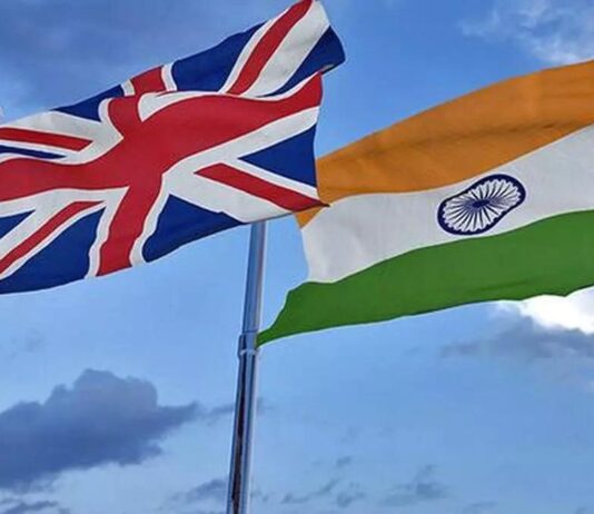 காலனித்துவ இந்தியாவில் இருந்து 64.82 டிரில்லியன் டாலர் லாபம் பார்த்த இங்கிலாந்து