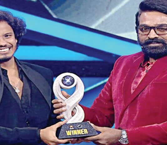 ‘பிக் பாஸ் – சீசன் 8’ டைட்டிலை வென்றார் முத்துக்குமரன்!