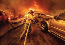 லாஸ் ஏஞ்சல்ஸ் காட்டுத் தீ: 1.30 லட்சம் அமெரிக்கர்கள் வெளியேற்றம்