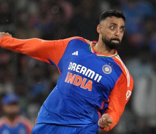 ஒருநாள் போட்டிக்கான அணியுடன் வருண் சக்கரவர்த்தி பயிற்சி: சாம்பியன்ஸ் டிராபி தொடருக்கு தேர்வாக வாய்ப்பு?