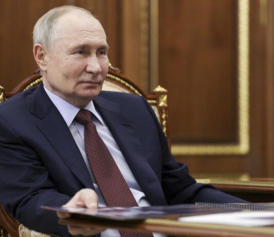 ‘ஜெலன்ஸ்கி உடன் புதின் பேசத் தயார்’ – அமெரிக்கா உடனான பேச்சுவார்த்தைக்குப் பின் ரஷ்யா தகவல்