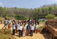 திற்பரப்பு: குளத்தில் மண் எடுப்பதை எதிர்த்து மக்கள் போராட்டம்