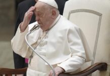 அமைதியான இரவை கழித்தார் போப் பிரான்சிஸ்: வாடிகன் செய்தி தொடர்பாளர் மேட்டியோ ப்ரூனி தகவல்