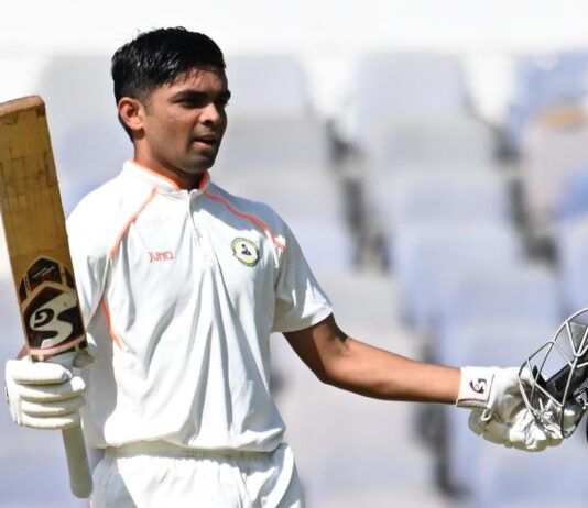 டேனிஷ் மாலேவர் சதம்; விதர்பா அணி 254 ரன் சேர்ப்பு