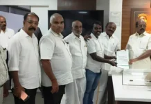 மார்த்தாண்டம்: சாலை சீரமைக்க வர்த்தகர்கள் அமைச்சரிடம் மனு