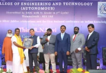 இரணியல்: கைவினை கலைஞருக்கு கவர்னர் விருது