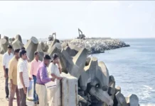 தேங்காப்பட்டணம்: மீன்பிடித் துறைமுகம் கலெக்டர் பார்வை