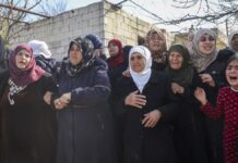 சிரியா உள்நாட்டு கலவரத்தில் பலி 1000+ ஆக அதிகரிப்பு: பின்னணி என்ன?