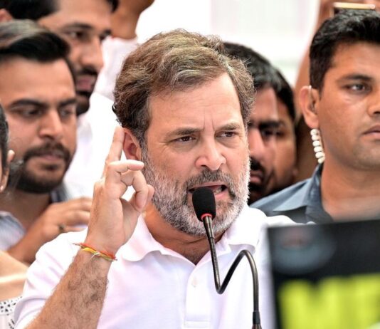 கல்வி நிறுவனங்களில் இருந்து ஆர்எஸ்எஸ் ஆதரவாளர்களை வெளியேற்ற ராகுல் காந்தி வலியுறுத்தல்