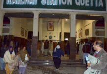 பாகிஸ்தான் ரயில் கடத்தல்: 16 தீவிரவாதிகள் சுட்டுக் கொலை; 104 பிணைக் கைதிகள் மீட்பு