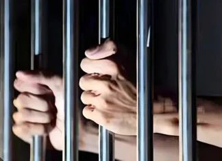 மார்த்தாண்டம்: பஸ்சில் பர்ஸ் திருடிய 2 பெண்கள் கைது