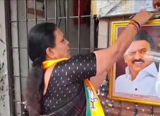 குமரி: மதுக்கடையில் CM படம்: பாஜக மகளிரணி தலைவி மீது வழக்கு