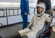 சக வீரர்கள் 3 பேருடன் பூமிக்கு திரும்பினார் சுனிதா வில்லியம்ஸ்: கோடிக்கணக்கானோர் நேரலையில் பார்த்தனர்