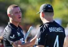 பாகிஸ்தானை சுருட்டி வீசியது நியூஸி.