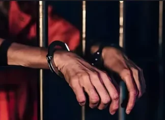 மணவாளக்குறிச்சி: கார் விற்பனையாளர் தாக்குதல் தந்தை மகன் கைது