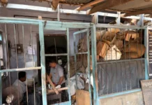 செங்கவிளை: ரேஷன் கடை காலி சாக்குகளை அகற்ற கோரிக்கை