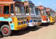 கர்நாடகாவில் லாரி உரிமையாளர்கள் வேலைநிறுத்தம்: ஓசூர் அருகே பல மணி நேரம் நிறுத்தப்பட்ட லாரிகள்