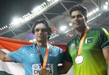 போட்டியில் பங்கேற்க அர்ஷத் நதீமை அழைத்ததற்காக என்னுடைய நேர்மையை கேள்வி கேட்காதீர்கள்: நீரஜ் சோப்ரா வேதனை