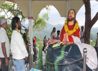 குருசுமலை: புனித வெள்ளி நிகழ்ச்சியில் எம்பி பங்கேற்பு