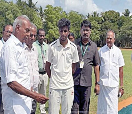 கல்லூரி கிரிக்கெட்டில் ஆர்எம்கே வெற்றி