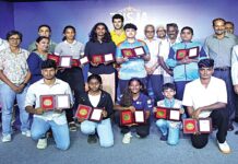 இளம் வீரர், வீராங்கனைகளுக்கு ரூ.10 லட்சம் உதவி