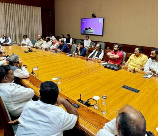 வக்பு திருத்த மசோதா மக்களவையில் இன்று தாக்கல் – ஓரணியில் எதிர்க்க எதிர்க்கட்சிகள் வியூகம்