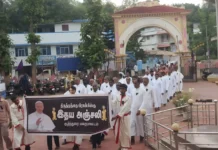 குழித்துறை: போப் பிரான்சிஸ் நினைவு ஊர்வலம், திருப்பலி