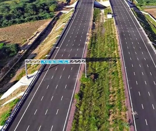 அமராவதி – ஹைதராபாத் இடையே பசுமை வழிச் சாலைக்கு அனுமதி