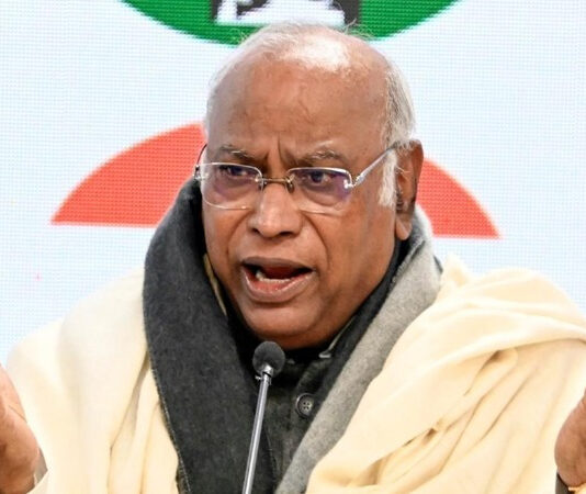 அம்பேத்கரின் திட்டங்களை நிறைவேற்ற மோடி அரசு தயாராக இல்லை: கார்கே குற்றச்சாட்டு