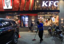 பாகிஸ்தானில் கேஎஃப்சி கடைகள் மீதான தாக்குதலும், 178 பேர் கைதும் – பின்னணி என்ன?