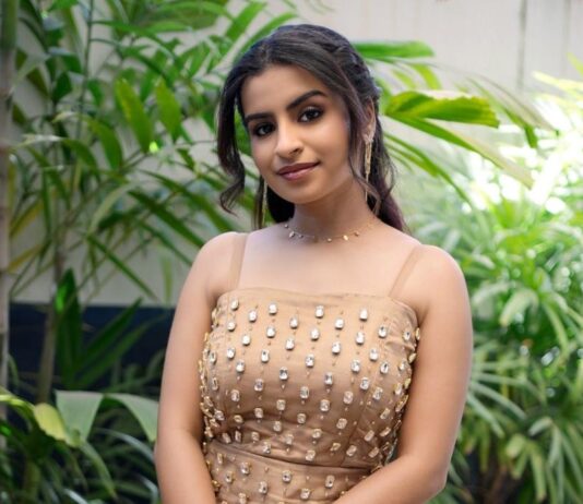 சிவாங்கியின் நிகழ்ச்சித் தொகுப்பாளர் அவதாரம்!