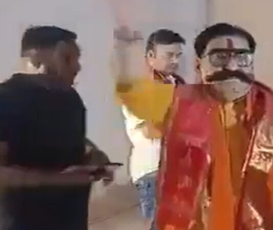 தலித் எம்எல்ஏ வருகையால் கோயிலை சுத்தப்படுத்திய பாஜக நிர்வாகி சஸ்பெண்ட்