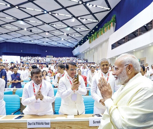 மகாவீரர் ஜெயந்தியை முன்னிட்டு நடைபெற்ற நிகழ்ச்சியில் நவ்கார் மகாமந்திரத்தை உச்சரித்த பிரதமர் மோடி