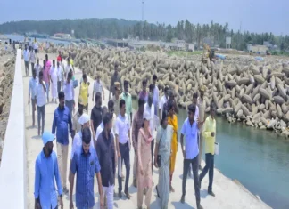 இரையுமன்துறை: மீன்படி துறைமுக பணிகள் ஆய்வு