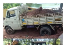 கொல்லங்கோடு: செம்மண் கடத்திய வாகனங்கள் பறிமுதல்