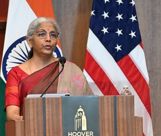 இந்தியாவின் வளர்ச்சியில் இணைய வேண்டும்: உலகளாவிய நிறுவன சிஇஓ-க்களுக்கு நிர்மலா சீதாராமன் அழைப்பு