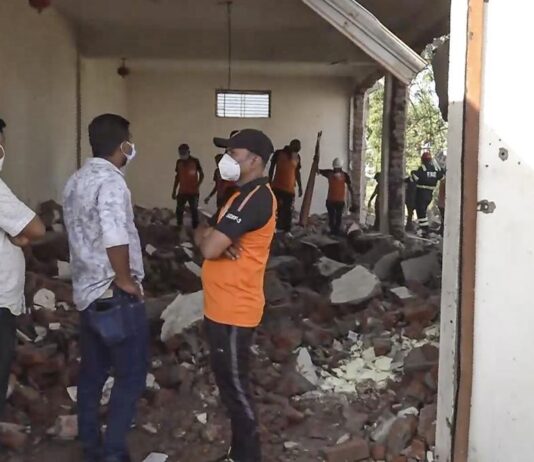 குஜராத் பட்டாசு ஆலையில் தீ விபத்து – 18 பேர் உயிரிழப்பு; 5 பேர் காயம்