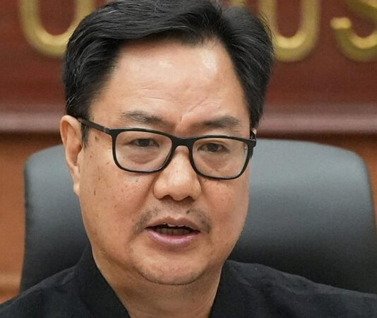 நீதித் துறையில் அரசு தலையிட்டால் என்னவாகும்? – வக்பு திருத்த சட்ட விவகாரத்தில் மத்திய அமைச்சர் கிரண் ரிஜிஜு கேள்வி