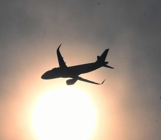 இந்தியாவில் சட்டவிரோதமாக தங்கியிருந்த 15 வெளிநாட்டினர் நாடு கடத்தல்