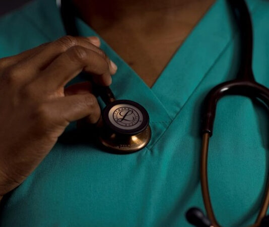 சமூக வலைதளத்தில் நாட்டுக்கு எதிராக கருத்து பதிவிட்ட பெண் மருத்துவர் மீது வழக்கு: மங்களூரு போலீஸார் நடவடிக்கை