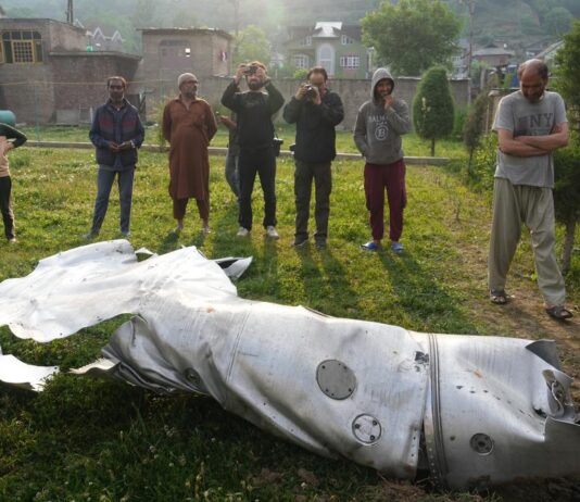 ஆபரேஷன் சிந்தூர்: எல்லையில் பாகிஸ்தானின் பதில் தாக்குதலில் 3 இந்தியர்கள் உயிரிழப்பு; 7 பேர் காயம்